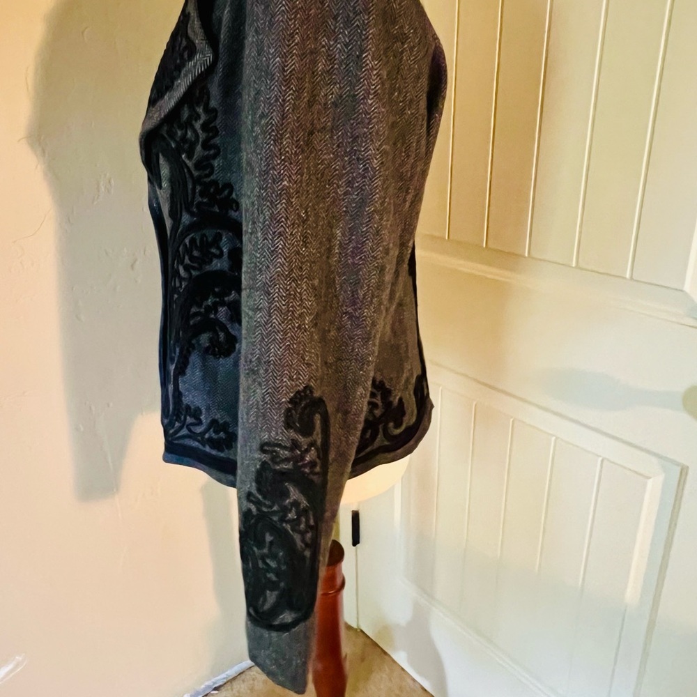 Soft Surroundings Wool Blend Jacket- Grey with Black Embroidery.- size M. - Picture 9 of 10